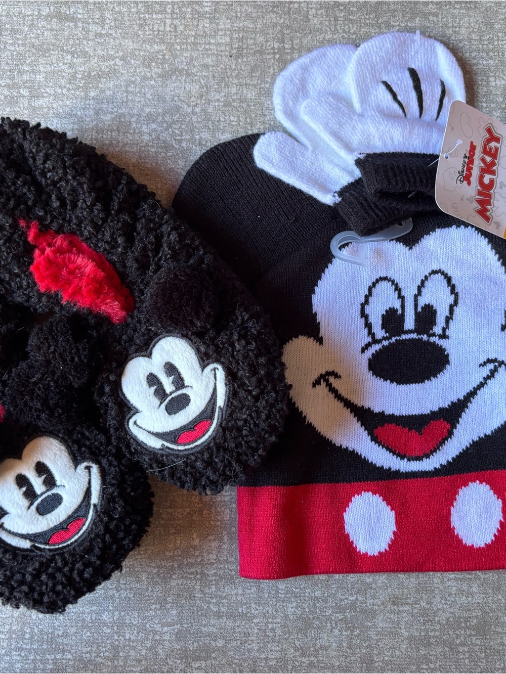 Disney Black & Red Mickey Kids Beanie and Mitten Set